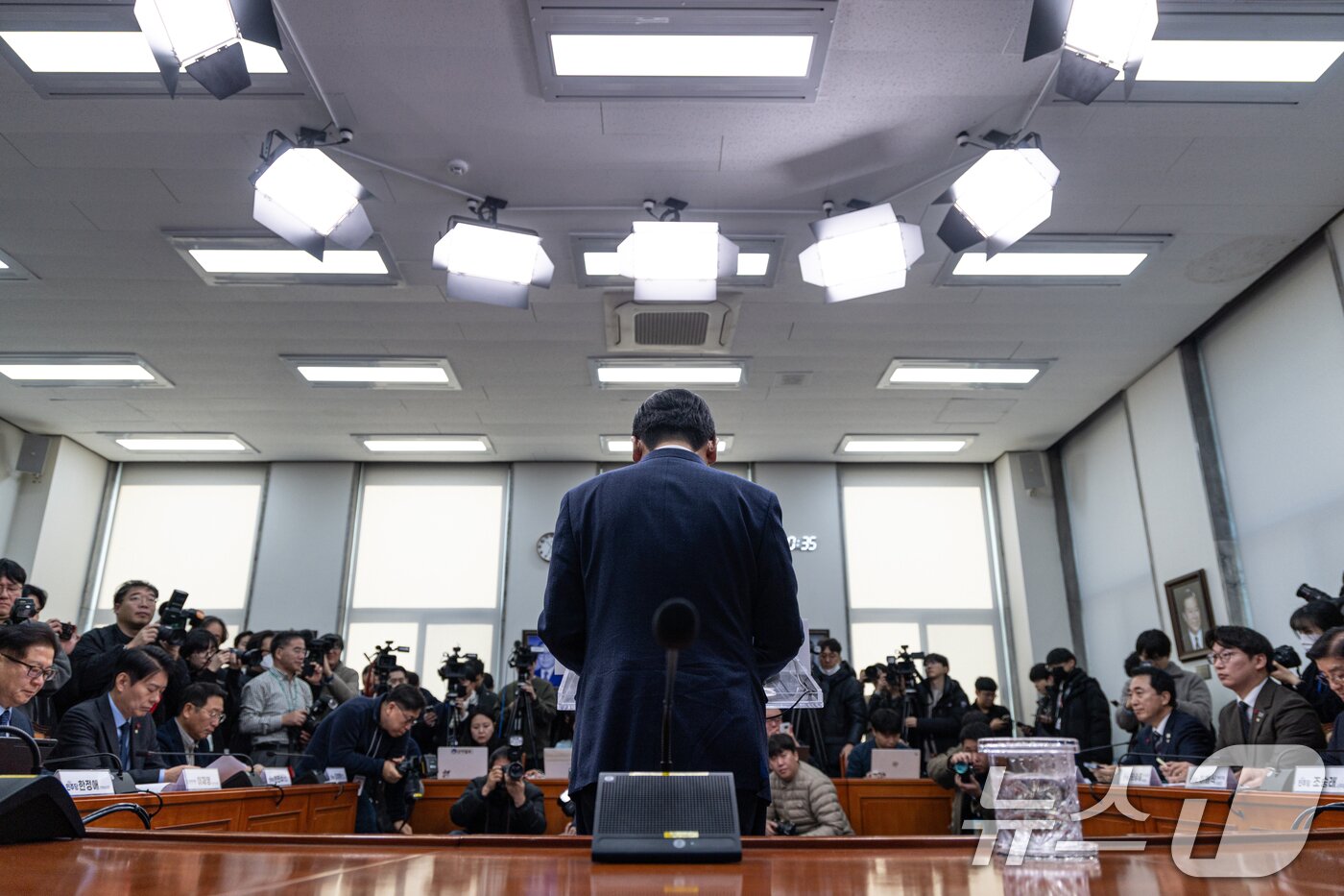본문 이미지 - 정청래 더불어민주당 대표가 26일 서울 여의도 국회에서 취임 후 열린 첫 공식 기자회견에서 발언하고 있다. 2025.12.26/뉴스1 ⓒ News1 이승배 기자