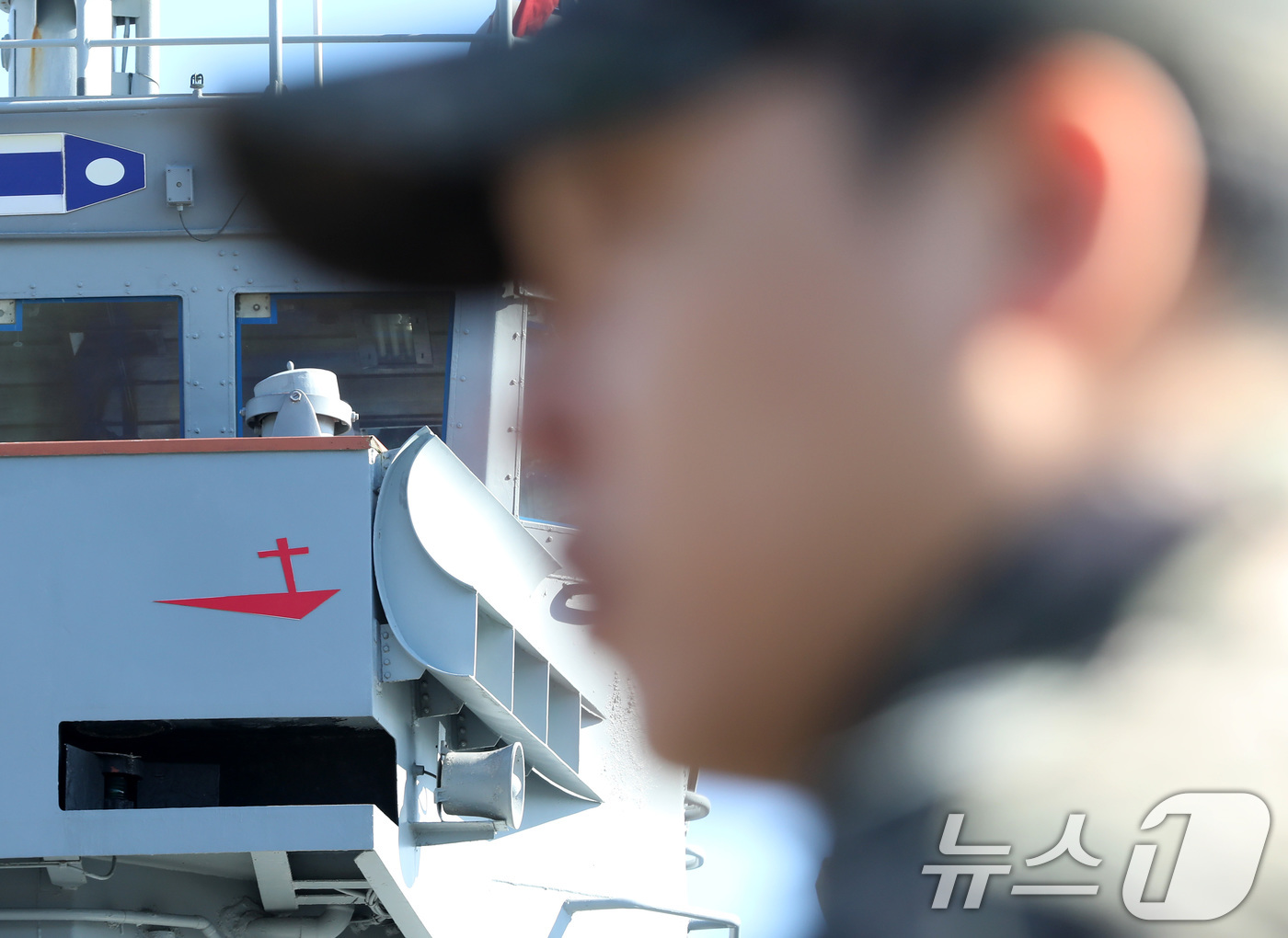 (창원=뉴스1) 윤일지 기자 = 26일 경남 창원 진해구 진해 군항에서 국산 초계함 광명함(PCC·1000톤급) 전역식이 열린 가운데 광명함에 북한 반잠수정을 격침시켰음을 증명하는 …