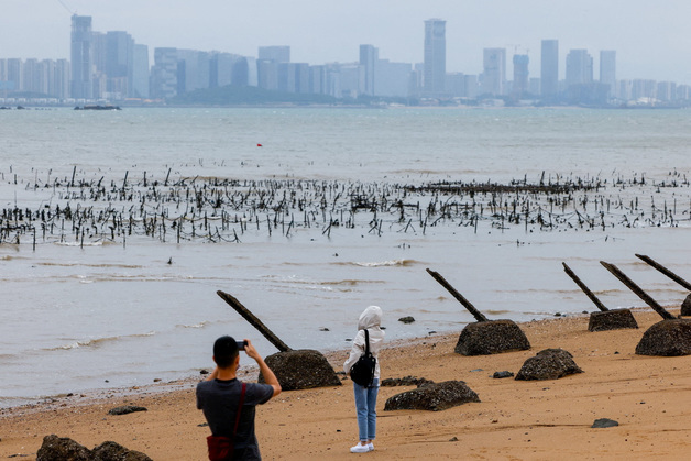 中해경, 대만 최전방 진먼 해역 한달새 3번째 순찰…대만 "저지"
