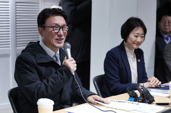 발언하는 김민석 국무총리