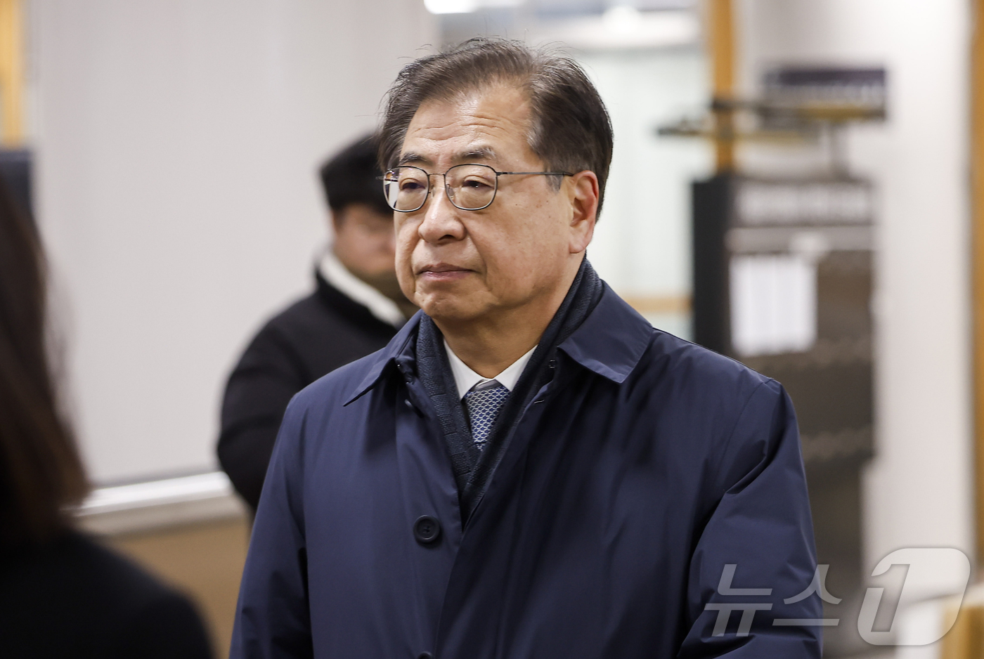 (서울=뉴스1) 오대일 기자 = '서해 공무원 피격 사건' 은폐 시도 및 '월북몰이' 혐의로 재판에 넘겨진 서훈 전 국가안보실장이 26일 서울 서초구 서울중앙지방법원에서 열린 선고 …