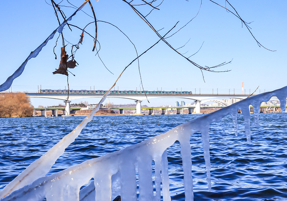 [오늘의 날씨] 경기(27일, 토)…최저 영하 15도, 오후 한때 눈