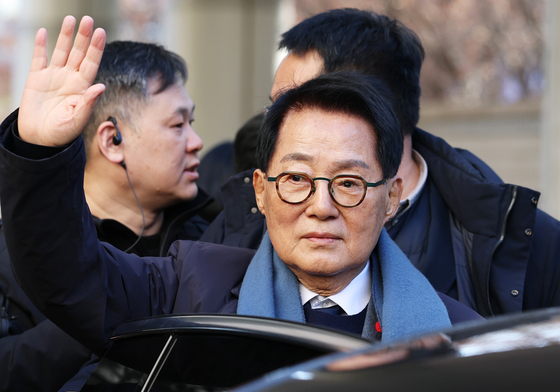 손인사 하는 박지원