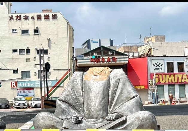 한밤중 파손된 日도요토미 히데요시 동상…범인은 술 취한 경찰