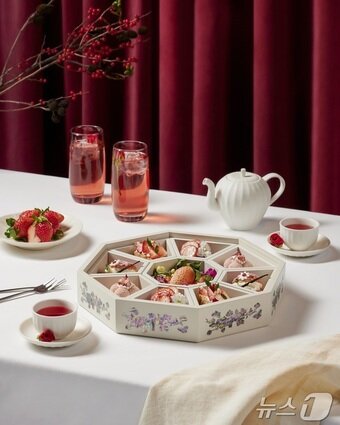 본문 이미지 - 더 22 남대문 베이커리 레드 아틀리에 (코트야드메리어트서울남대문 제공)