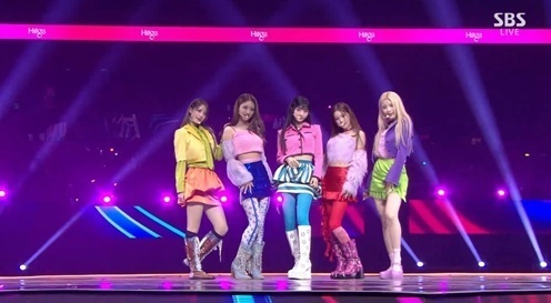 '5세대 루키' 힛지스, '가요대전'서 러블리한 매력…'팬심' 저격