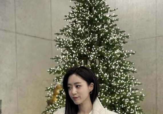 함은정, 결혼 후 더 예뻐진 미모…우아한 매력 추가 [N샷]