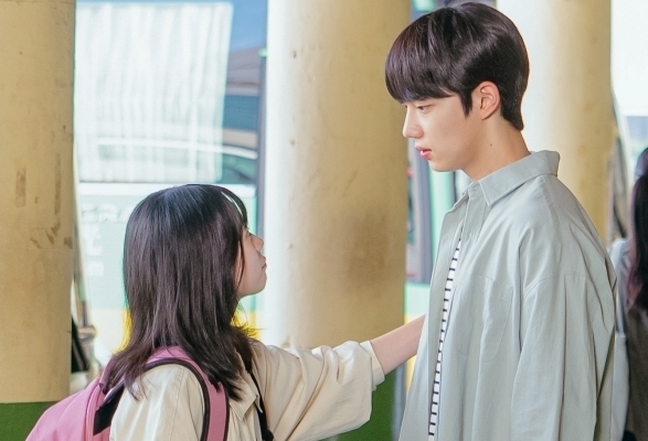 '스프링피버' 전교 1등 조준영과 2등 이재인, 경쟁 속 피어나는 설렘