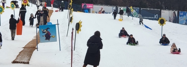 하얀 눈과 함께한 즐거울 휴일