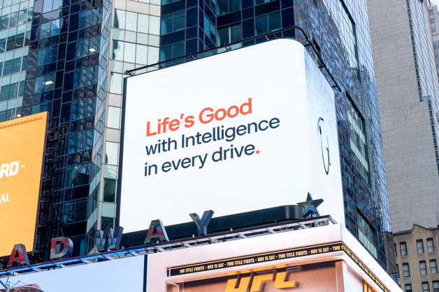 LG전자, 美 뉴욕·英 런던 명소서 전장 사업 경쟁력 '과시'