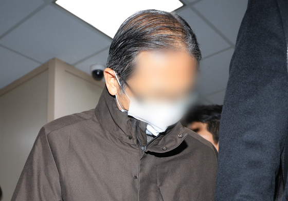 경찰 출석하는 통일교 부산·울산 전 지회장