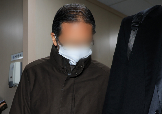 경찰 출석하는 통일교 부산·울산 전 지회장