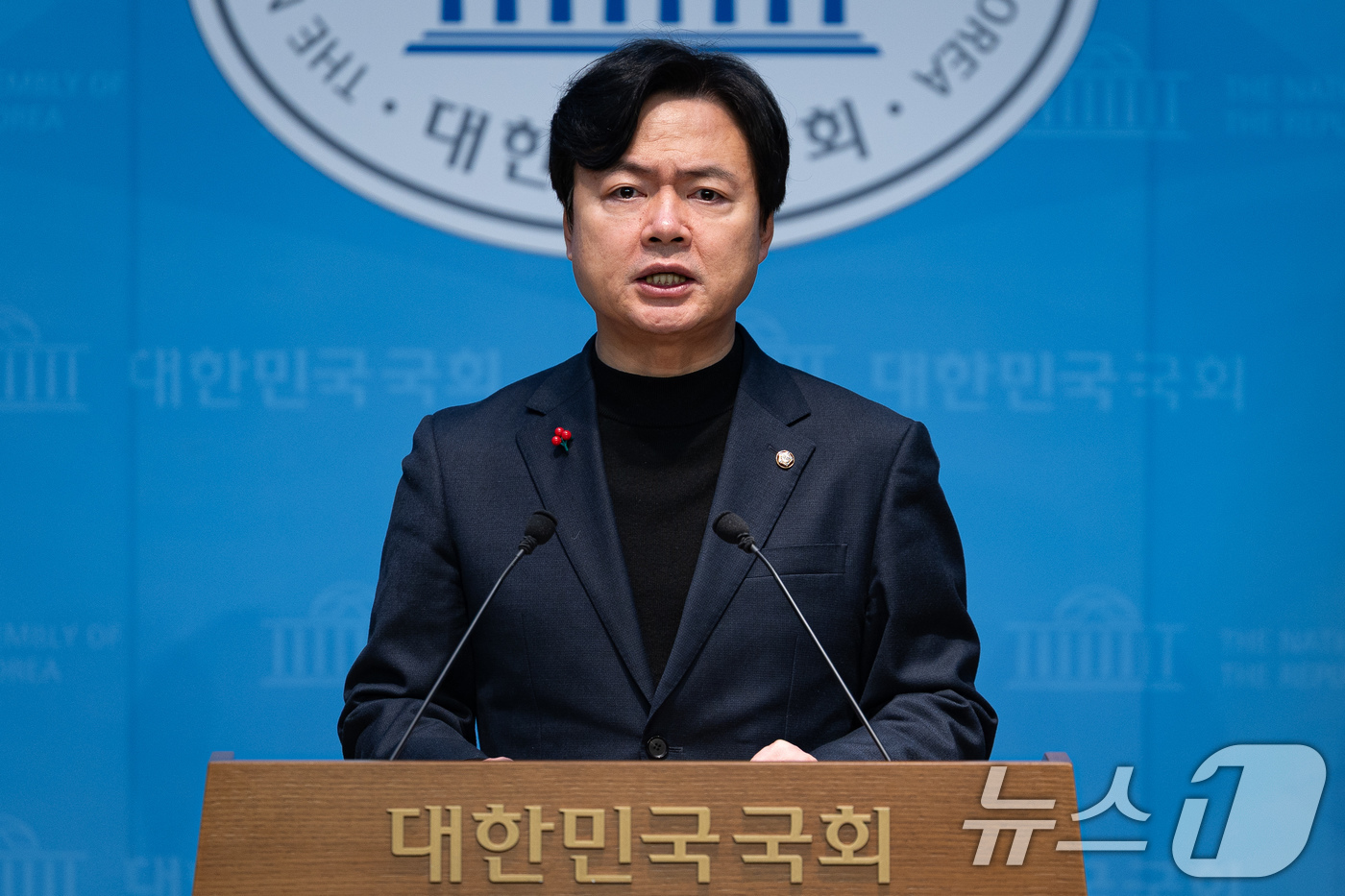 (서울=뉴스1) 유승관 기자 = 김현정 더불어민주당 원내대변인이 28일 서울 여의도 국회 소통관에서 통일교 특검 관련 등 현안 브리핑을 하고 있다. 2025.12.28/뉴스1