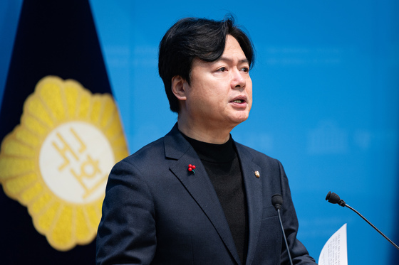 현안 브리핑하는 김현정 민주당 원내대변인