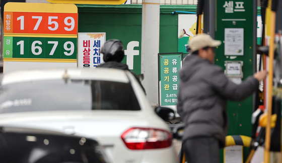 주유소·영화관 매물 급증…지방 외곽 경매선 낙찰가 '반토막'