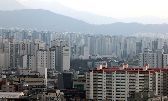 부동산업계 "서울 아파트 입주 31% 급감…공급 부족에 완만한 상승세 지속"
