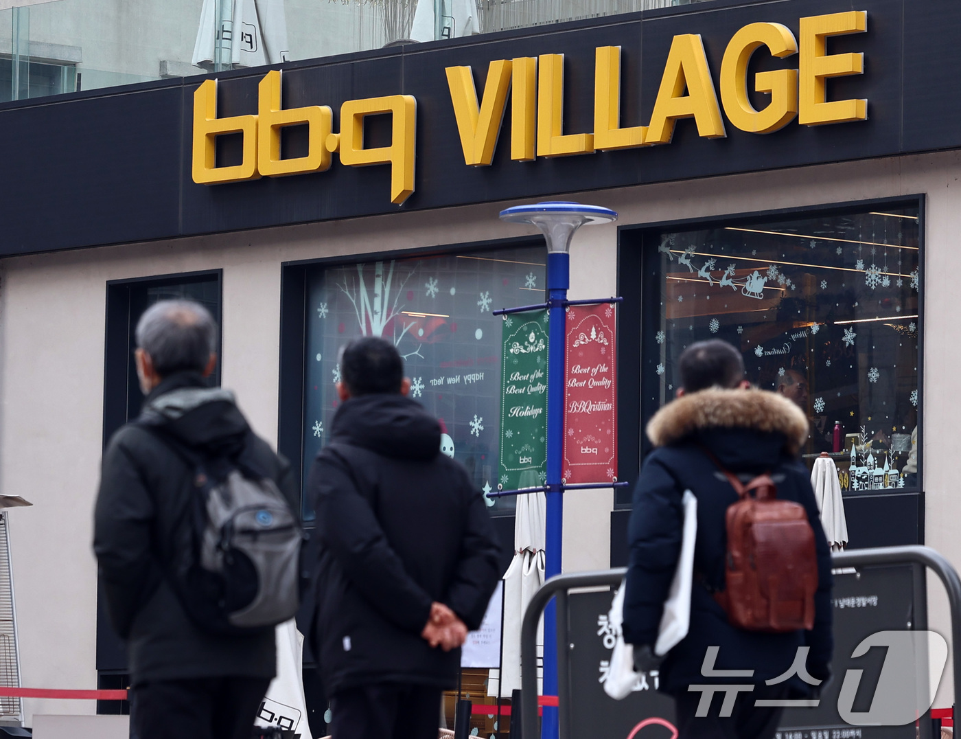 (서울=뉴스1) 구윤성 기자 = 전국 치킨 프랜차이즈 가맹점 수가 처음으로 3만개를 넘어섰다.28일 국가데이터처 ‘2024년 프랜차이즈 통계 결과’에 따르면 지난해 프랜차이즈 치킨 …