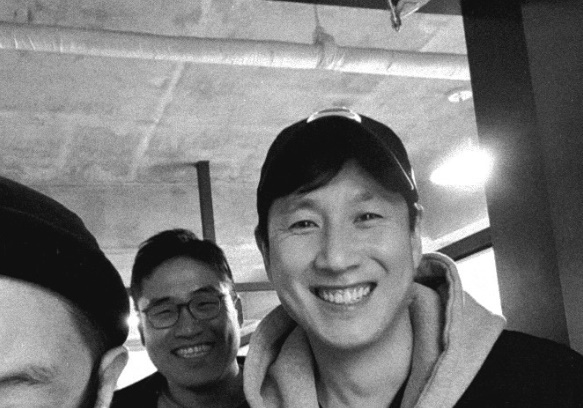 '공조' 김성훈 감독, 故 이선균 향한 그리움 "벌써 2년…잘 지내는 거지?"