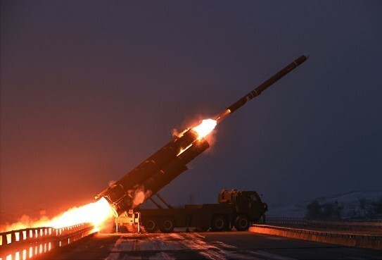 김정은, 순항미사일 발사훈련 참관…"전략무기 신뢰성 점검"(종합)