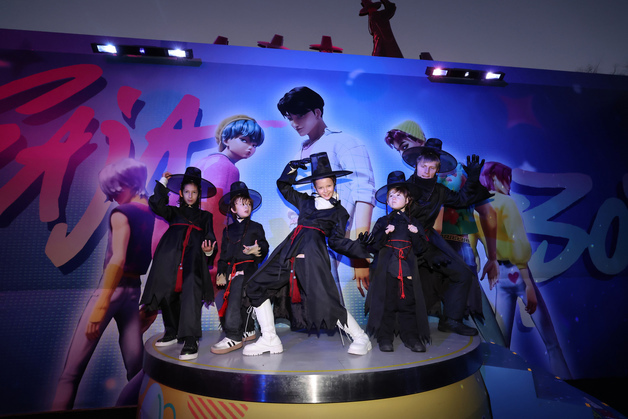 [아듀2025]을사년은 '케데헌'의 해… 넷플릭스 타고 전세계로 퍼진 K컬쳐 열풍