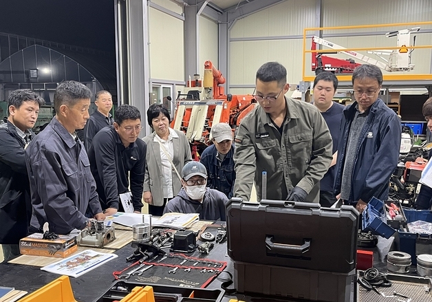 진천군, 농기계 정비기능사 자격증 취득반 합격생 8명 배출