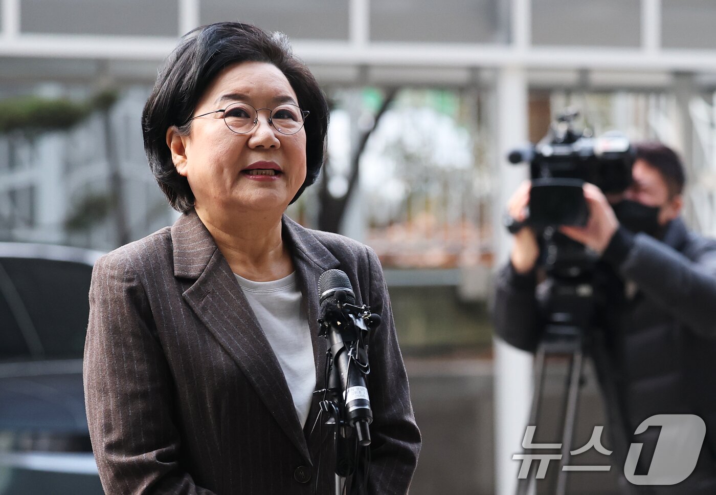 본문 이미지 - 초대 기획예산처 장관 후보자로 지명된 이혜훈 전 국민의힘 의원이 29일 오전 서울 중구 예금보험공사에 마련된 인사청문회 준비 사무실로 첫 출근하며 소감을 밝히고 있다. 2025.12.29/뉴스1 ⓒ News1 오대일 기자