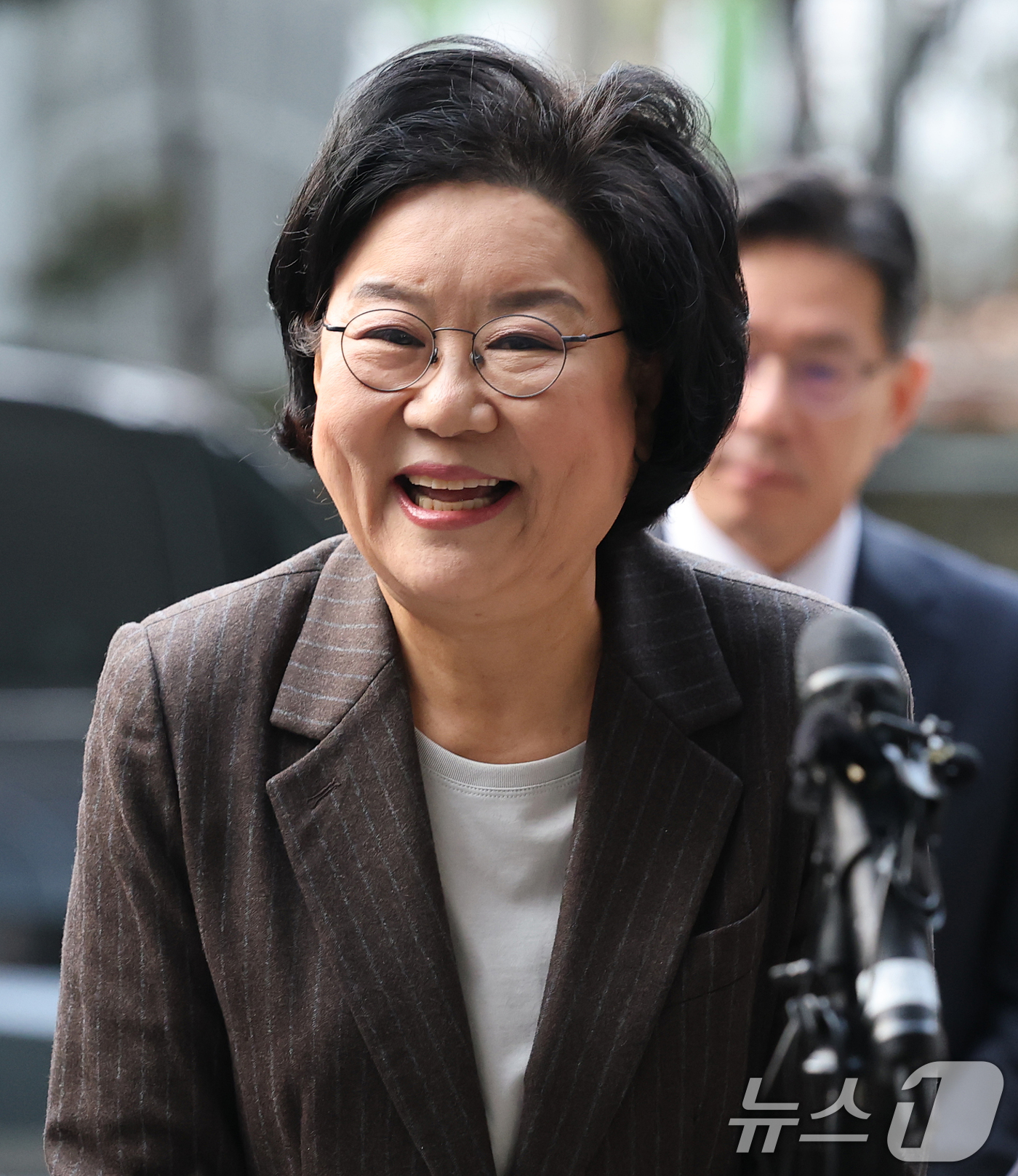 (서울=뉴스1) 오대일 기자 = 초대 기획예산처 장관 후보자로 지명된 이혜훈 전 국민의힘 의원이 29일 오전 서울 중구 예금보험공사에 마련된 인사청문회 준비 사무실로 첫 출근하며 …