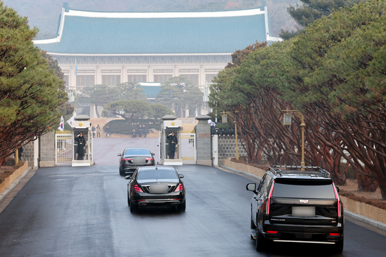 청와대로 향하는 이재명 대통령 차량