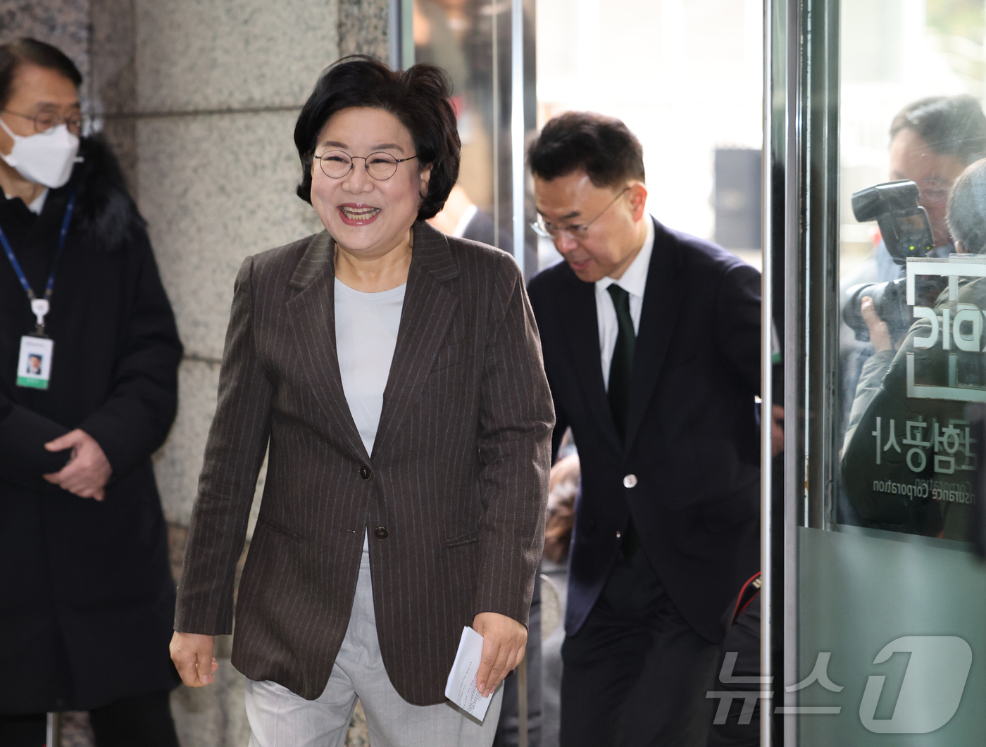 (서울=뉴스1) 오대일 기자 = 이혜훈 기획예산처 장관 후보자가 29일 오전 서울 중구 예금보험공사 본사에 마련된 인사청문회 사무실로 웃으며 출근하고 있다. (공동취재) 2025. …