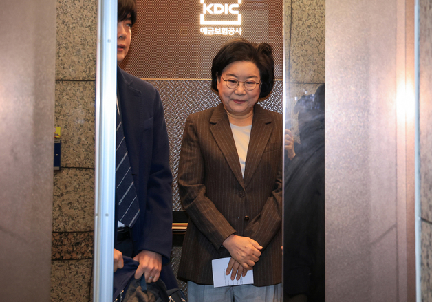 엘레베이터 탑승하는 이혜훈 후보자