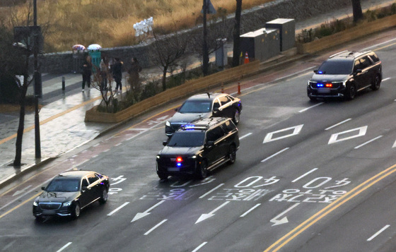 청와대로 향하는 이재명 대통령 차량