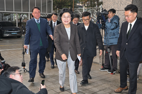 '파격 발탁' 이혜훈 기획처 장관 후보자 첫 출근
