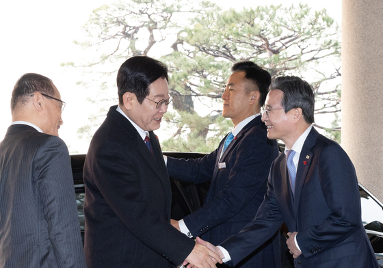 청와대 첫 출근하는 이재명 대통령