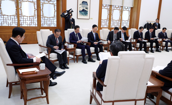 청와대에서 차담 갖는 이재명 대통령