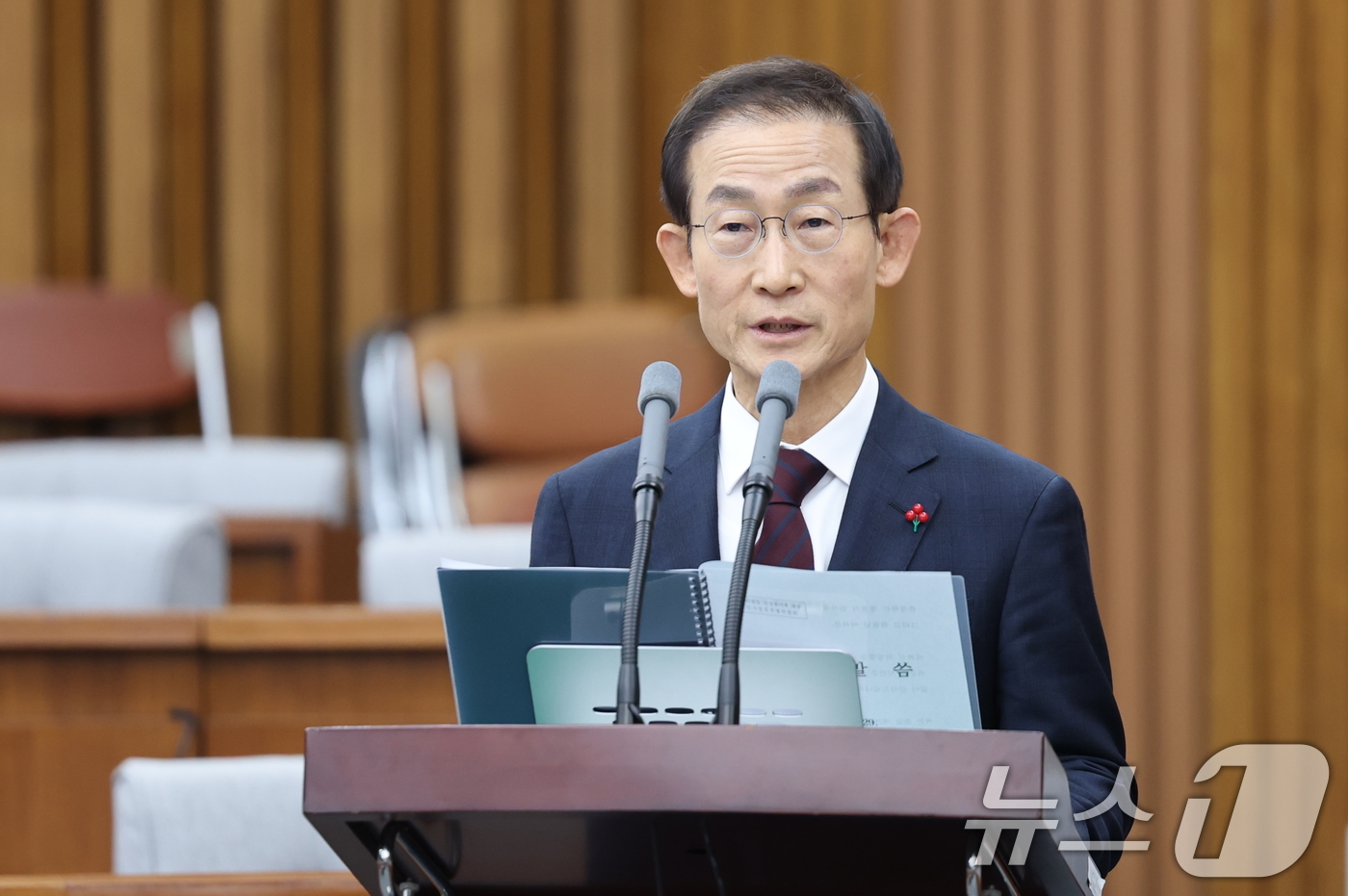 (서울=뉴스1) 이승배 기자 = 김호철 감사원장 후보자가 29일 서울 여의도 국회에서 열린 인사청문특별위원회에서 인사말을 하고 있다. 2025.12.29/뉴스1