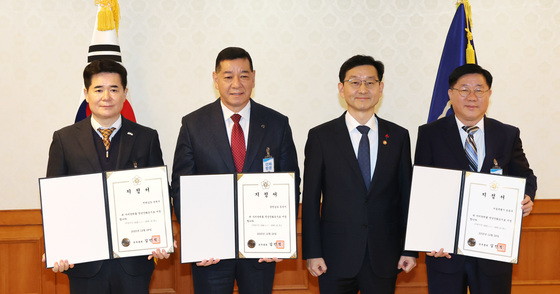 청년친화도시 지정식 갖는 윤창렬 국무조정실장