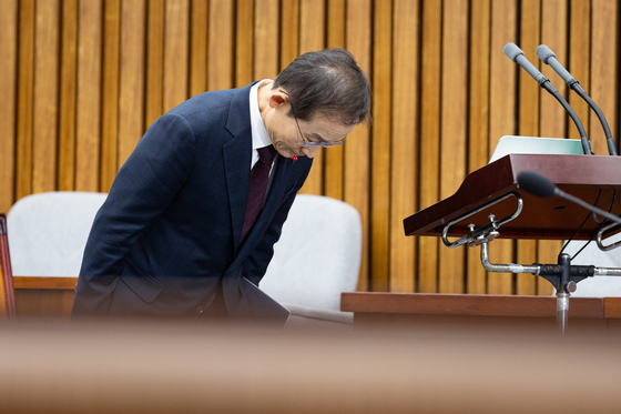 인사하는 김호철 감사원장 후보자