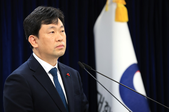 정례브리핑하는 윤민호 통일부 대변인