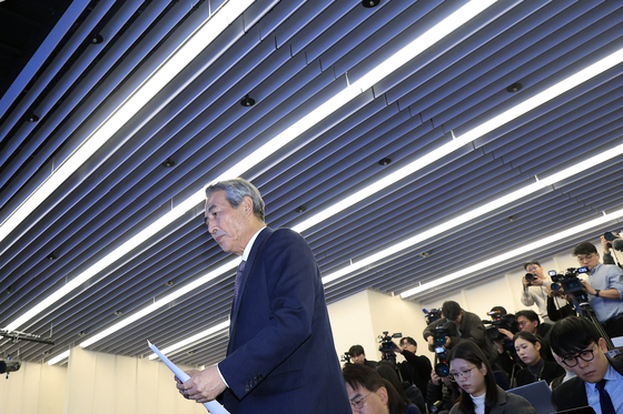 브리핑 나서는 민중기 특검