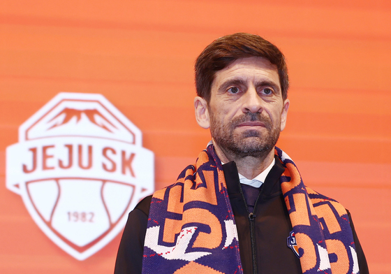'벤투 DNA' 코스타 제주 감독 "주도하고 압도하는 축구 하겠다"