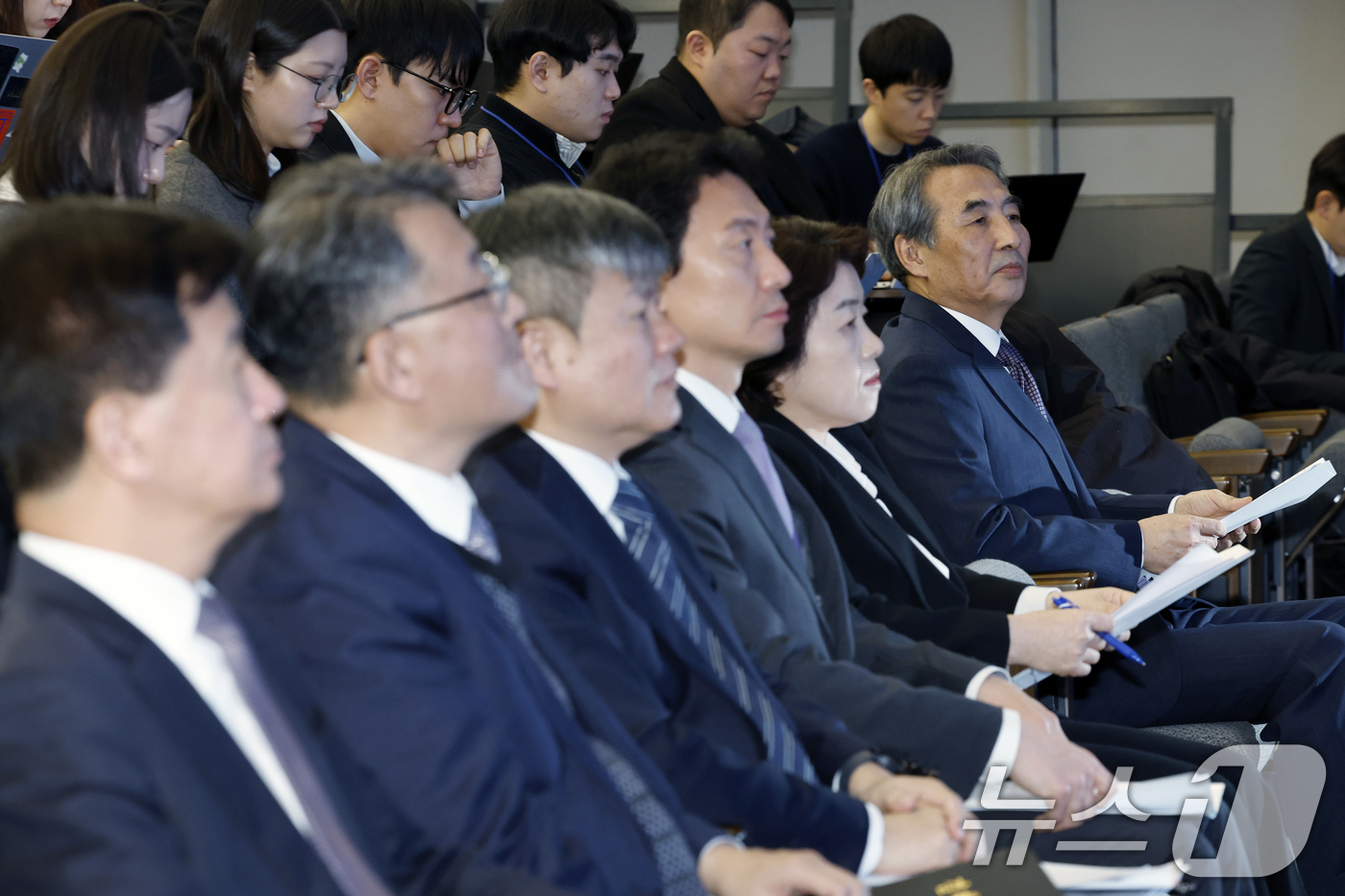 (서울=뉴스1) 박정호 기자 = 김건희와 명태균·건진법사 관련 국정농단 및 불법 선거 개입 사건 등 진상규명을 위한 특별검사팀 민중기 특별검사가 29일 오전 서울 종로구 KT광화문 …