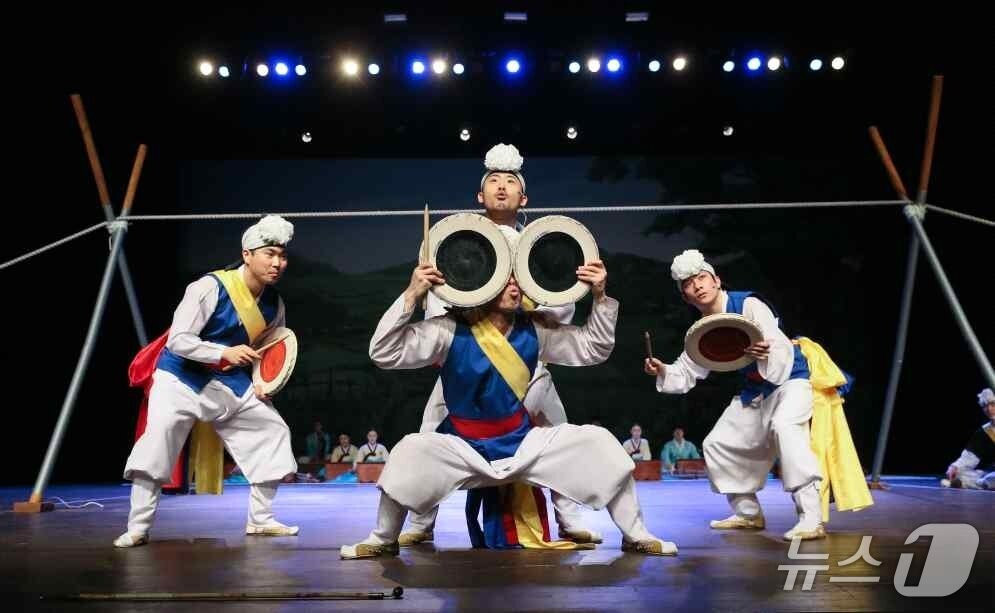 본문 이미지 - 국립국악원의 연희극 '왔구나, 연희야'(밀양시 제공. 재판매 및 DB금지)