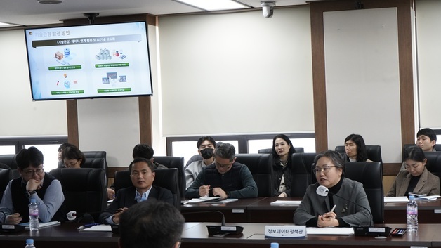 관세청, 'AI로 X-Ray' 판독 혁신…영상-품명 한 화면에 동시 표출