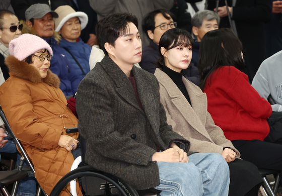 지하철 1역사 1동선 확보 기념행사 참석한 송지은·박위