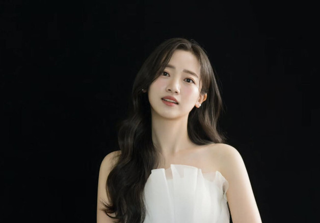 '8년 열애' 한보배, 내년 3월의 신부 된다…"배우 잠시 내려놓고 직장생활 중"