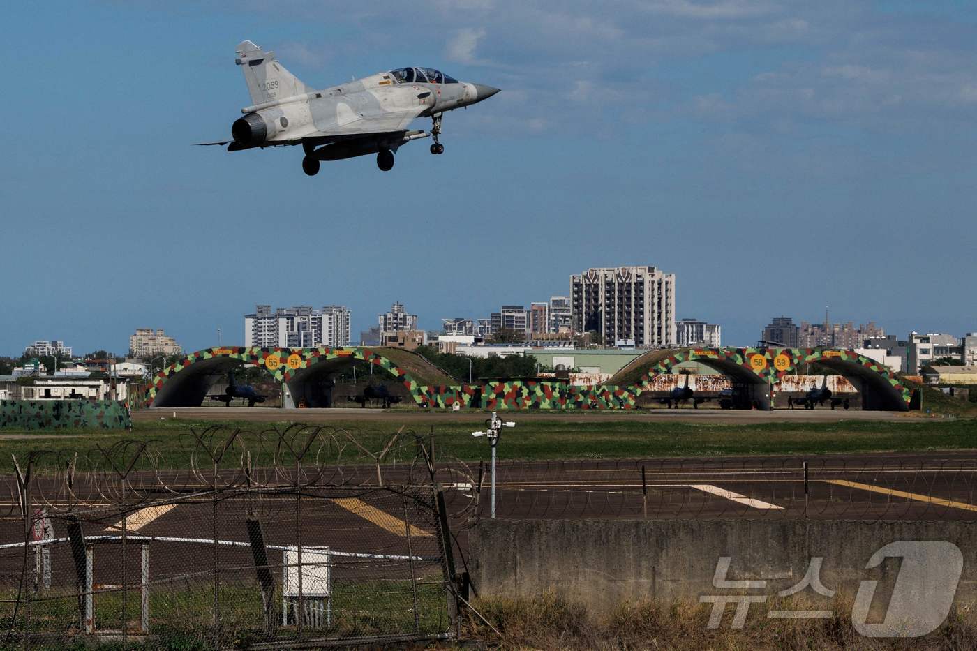 (신주 AFP=뉴스1) 양은하 기자 = 29일(현지시간) 중국 인민해방군 동부전구가 '정의의 임무-2025'(Justice Mission-2025)라는 대만 포위 군사훈련을 실시한 …