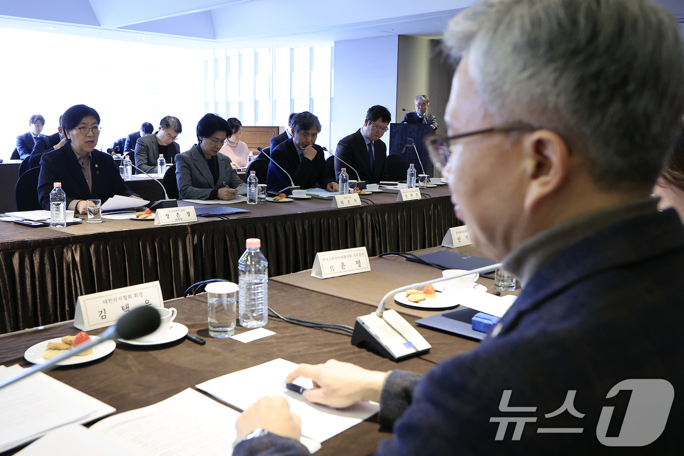 (서울=뉴스1) 박정호 기자 = 정은경 보건복지부 장관이 29일 오후 서울시 중구 소공로 더 플라자 호텔 서울에서 열린 2025년 제1차 보건의료정책심의위원회 회의에서 모두 발언을 …