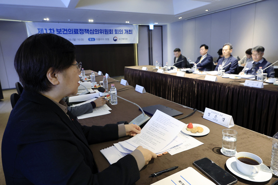 모두 발언하는 정은경 장관