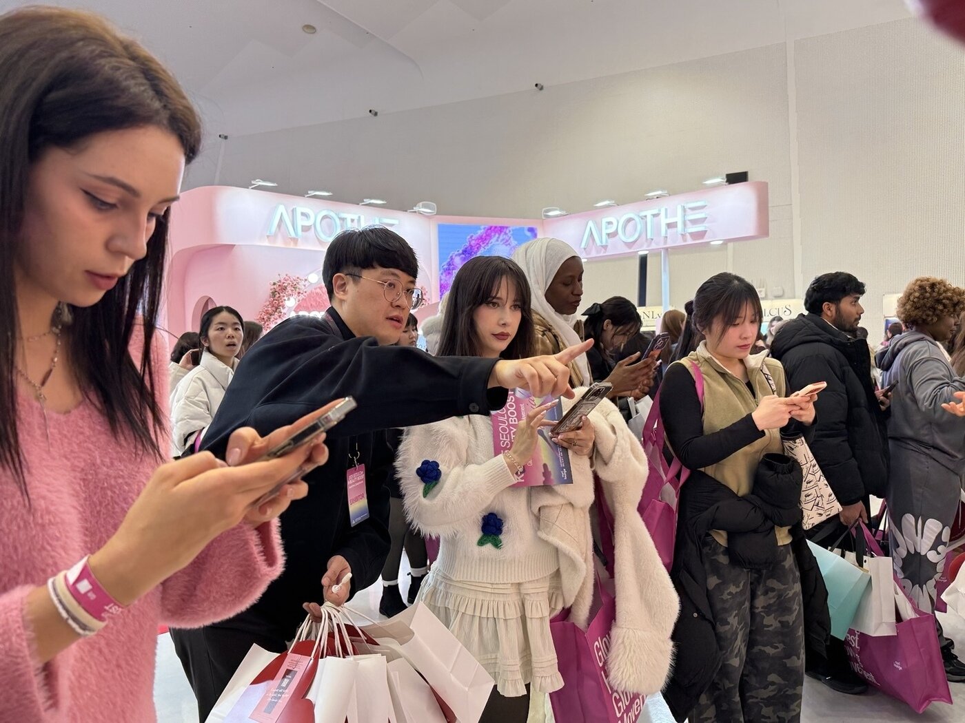 본문 이미지 - 29일 서울 중구 동대문디자인플라자(DDP)에서 열린 2025 서울콘 K뷰티부스트 전경.(누리하우스제공)