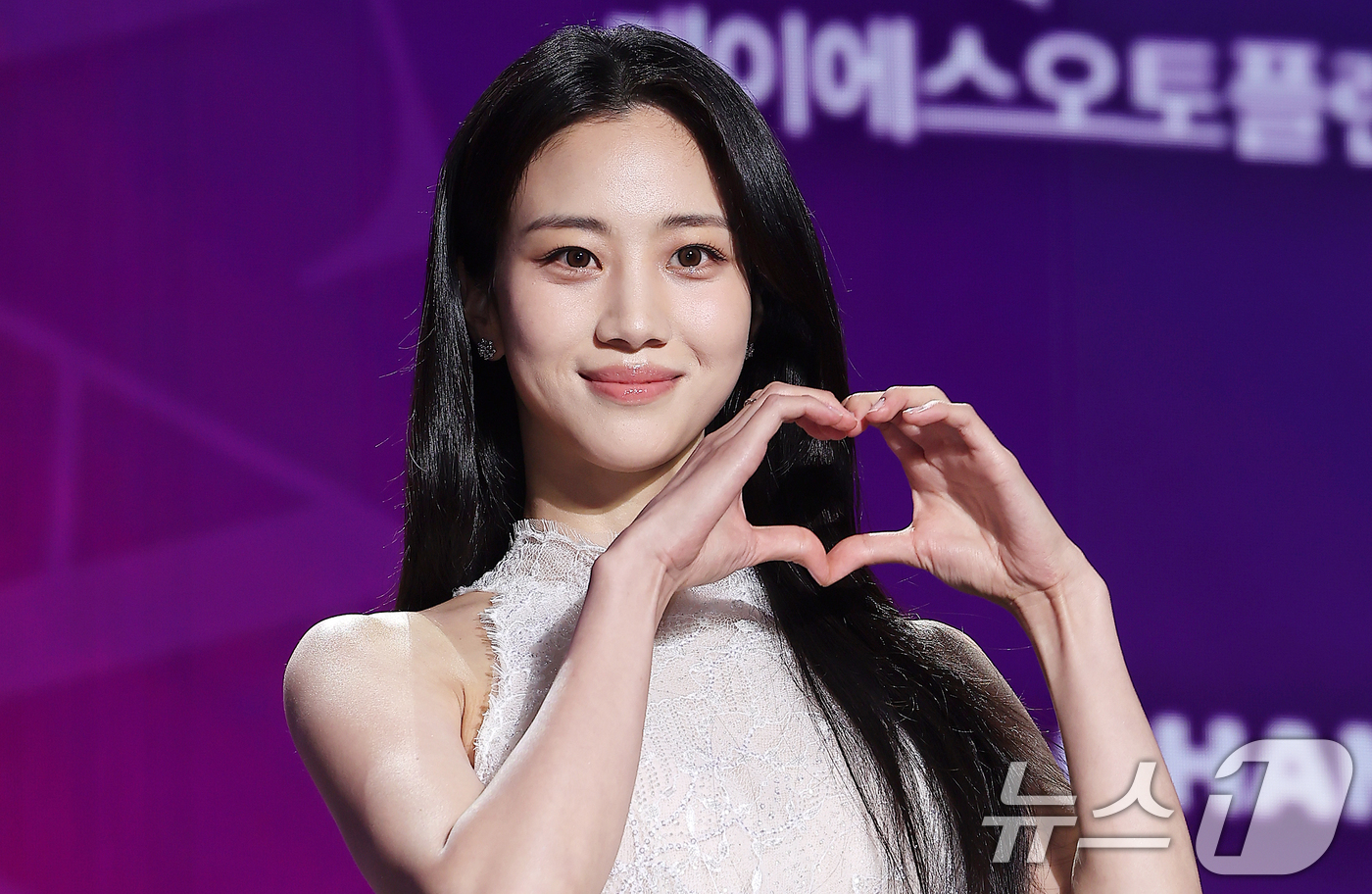 (서울=뉴스1) 김진환 기자 = 배우 홍화연이 29일 오후 서울 동대문디자인플라자(DDP)에서 열린 '2025 서울콘 에이판 스타 어워즈'(2025 SEOULCON APAN STA …